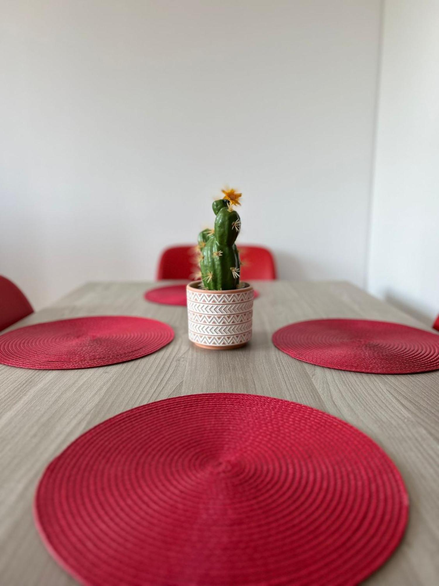 Summit Stay Apartment Boekarest Buitenkant foto