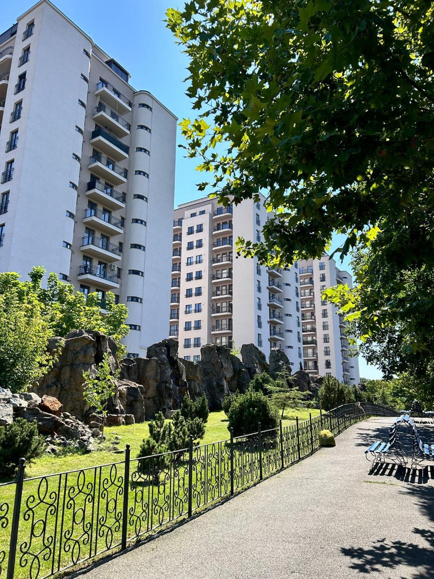 Summit Stay Apartment Boekarest Buitenkant foto